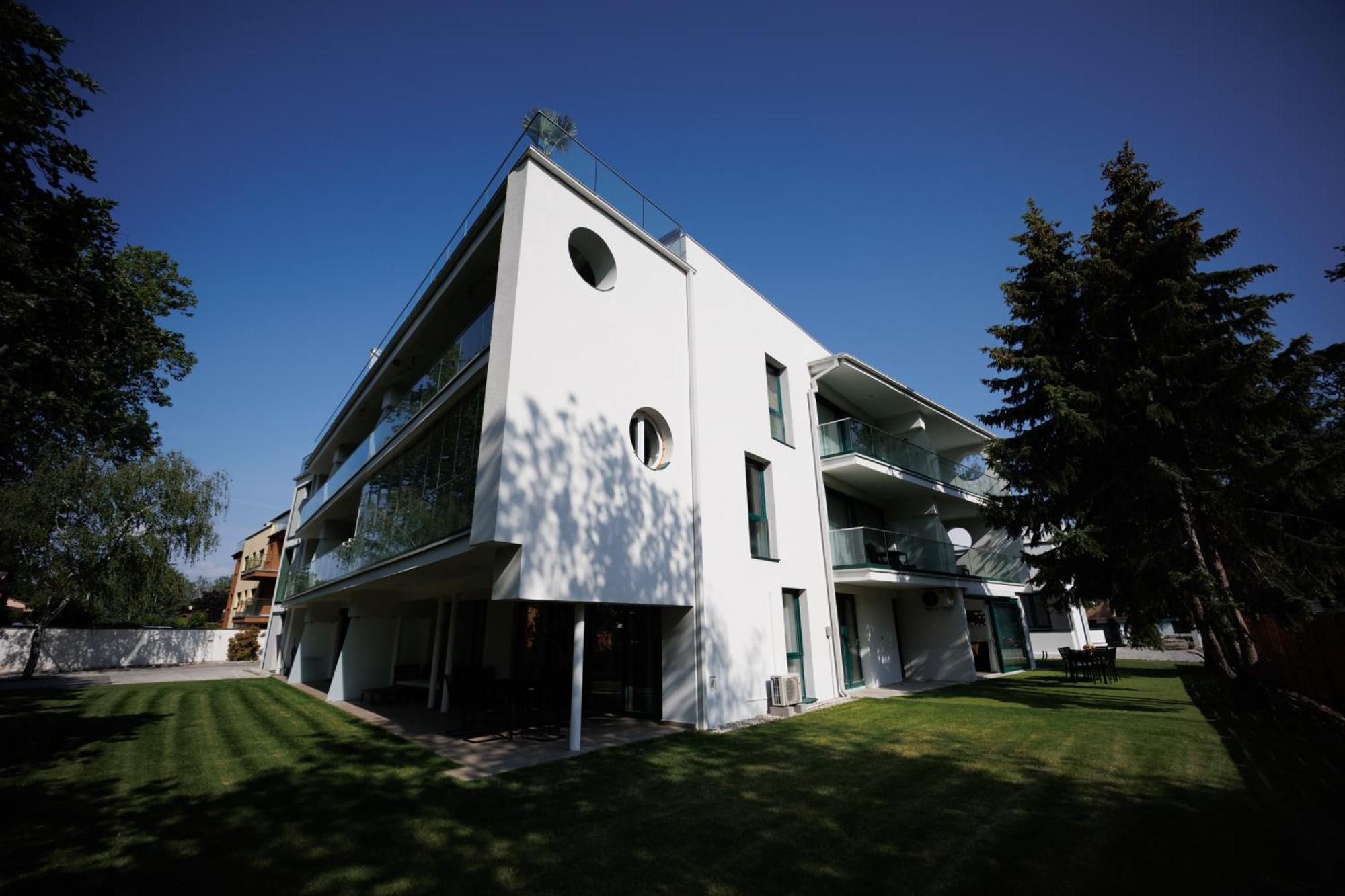 Villa Bauhaus Labi Garden Wellness Apartman Siofok Luaran gambar