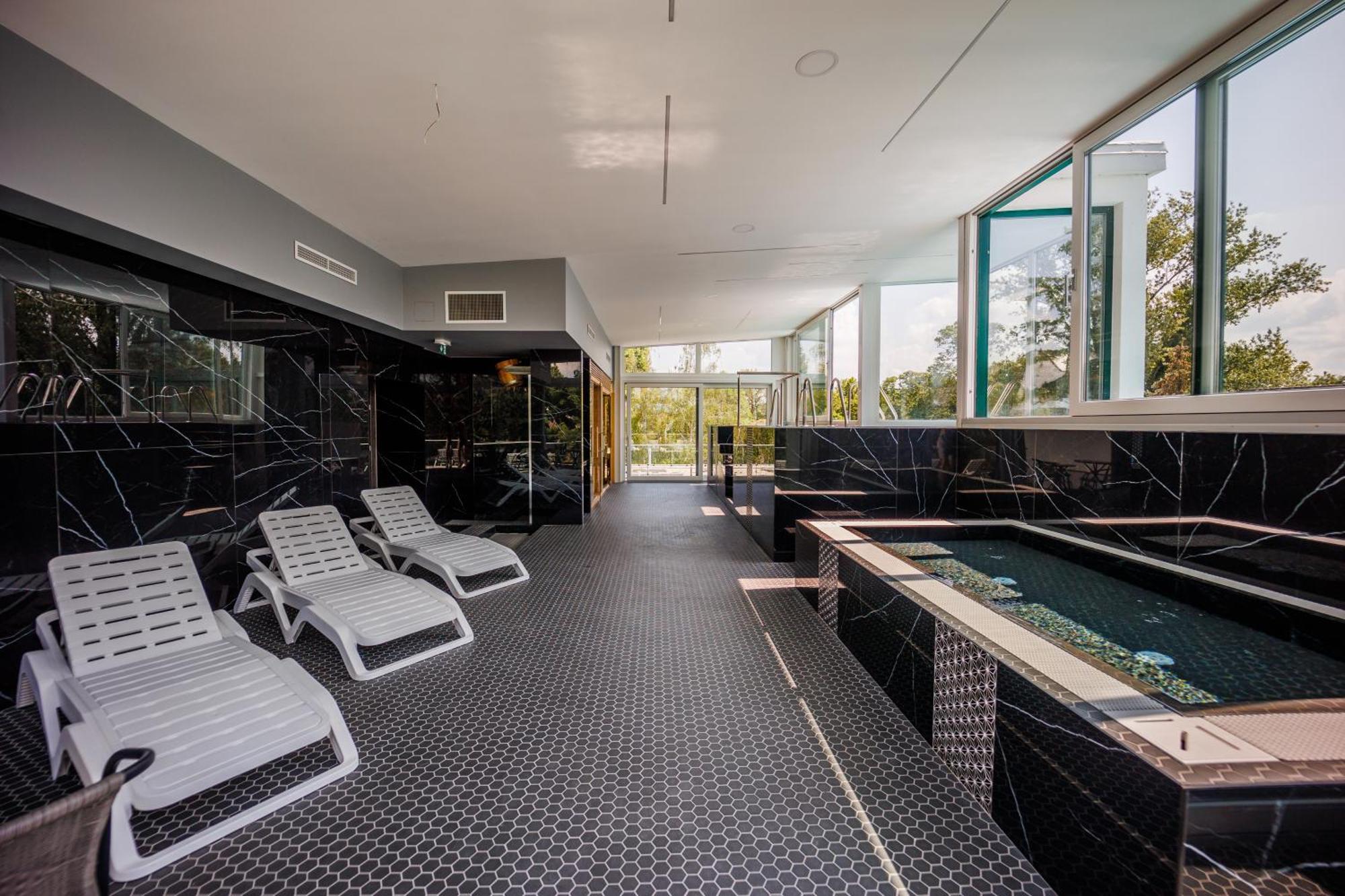 Villa Bauhaus Labi Garden Wellness Apartman Siofok Luaran gambar