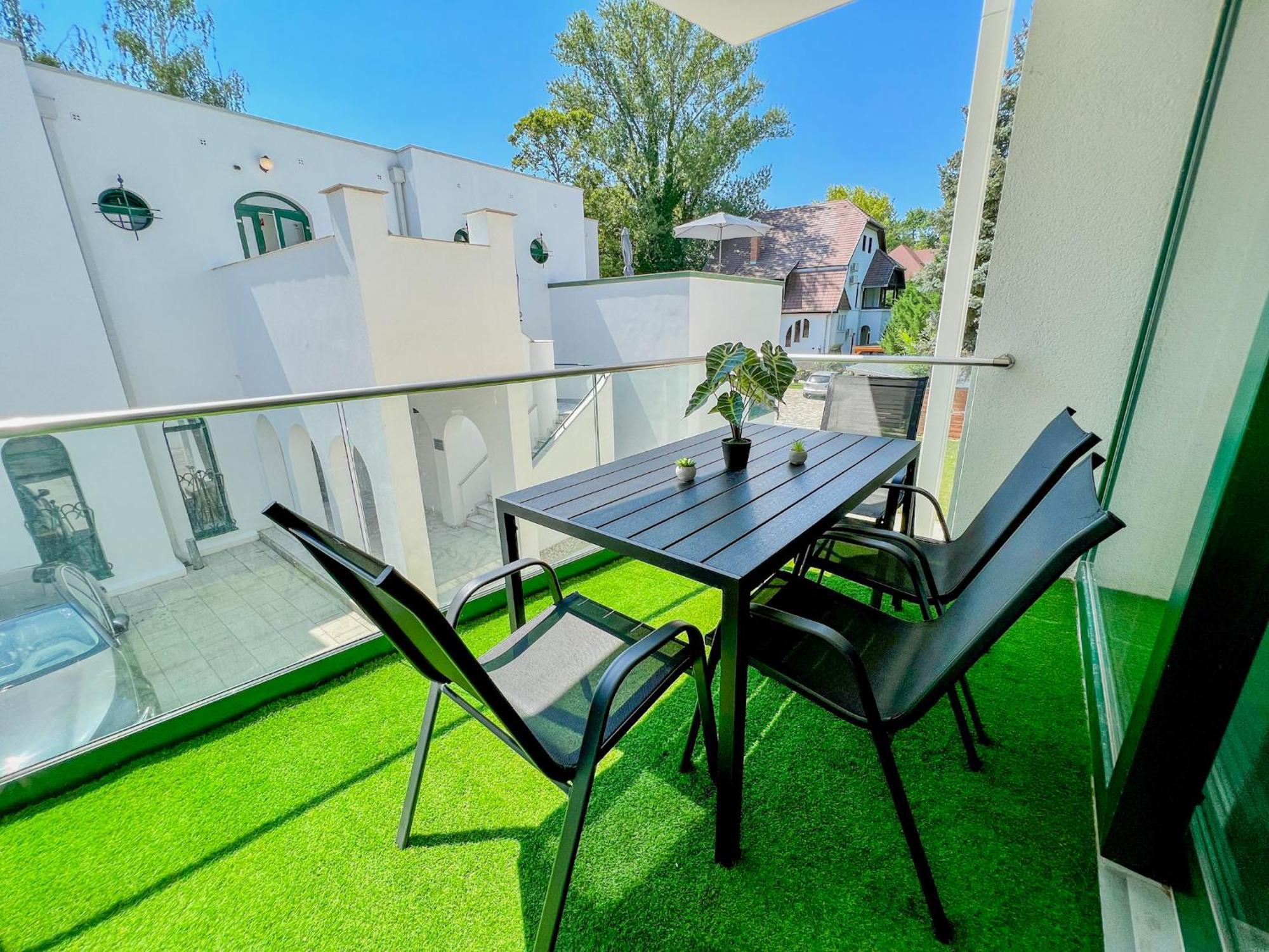 Villa Bauhaus Labi Garden Wellness Apartman Siofok Luaran gambar